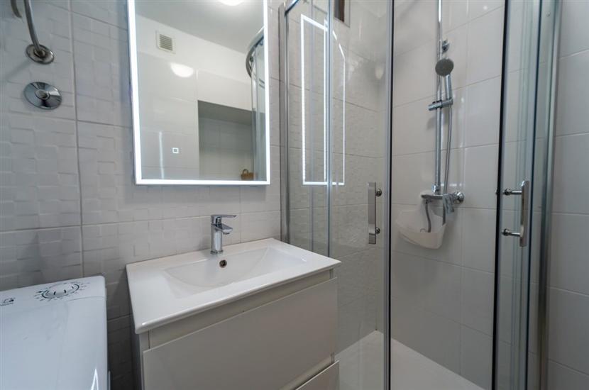 Apartment A2, for 6 persons