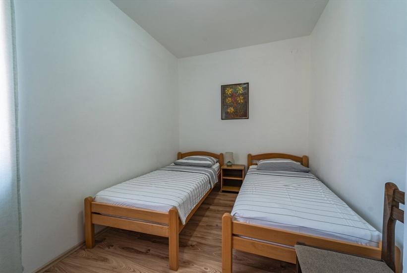 Apartment A4, for 8 persons