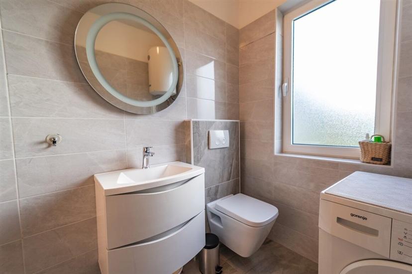 Apartment A4, for 8 persons