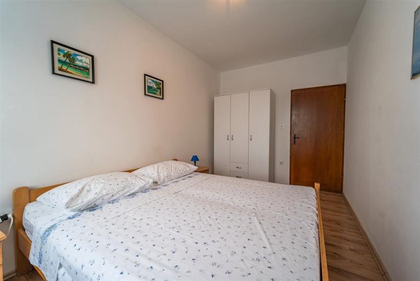 Apartment A4, for 8 persons