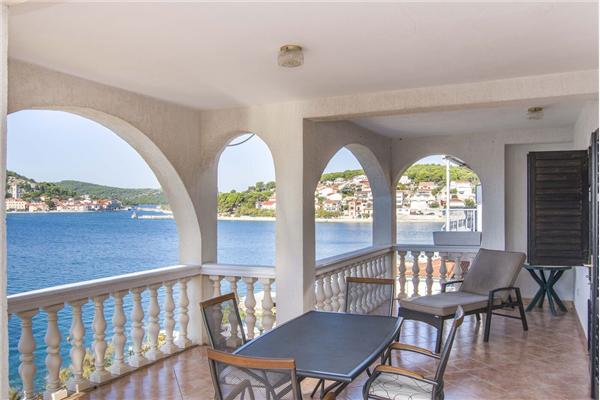 Apartment A7, for 4 persons