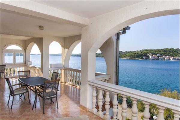 Apartment A7, for 4 persons