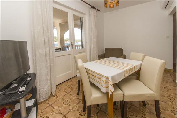Apartment A7, for 4 persons