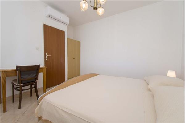 Apartment A7, for 4 persons