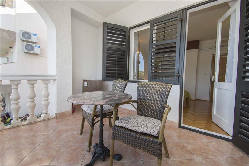 Room S3, for 2 persons