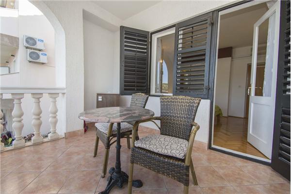 Room S3, for 2 persons