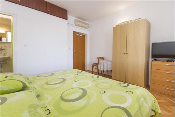 Room S3, for 2 persons