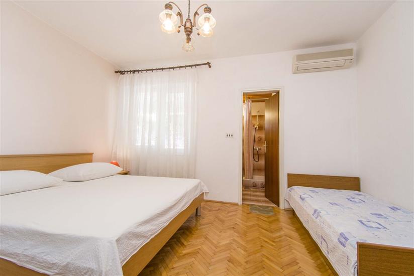 Room S5, for 2 persons