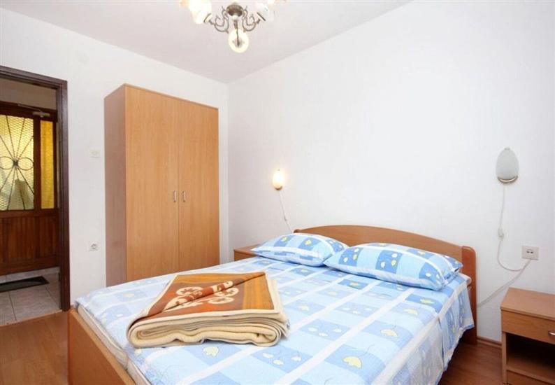 Apartment A1, for 8 persons