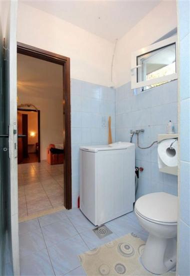 Apartment A1, for 8 persons