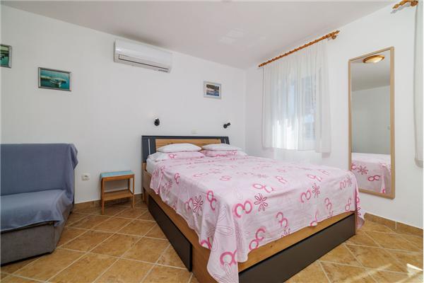 Apartment A1, for 3 persons