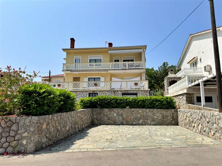 Apartment Rozi with Sea View