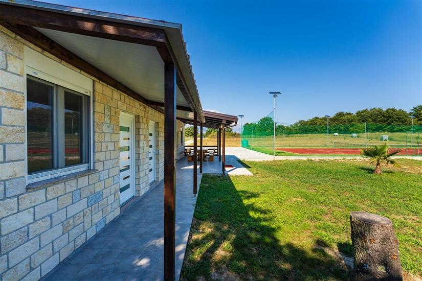 House RELAX sa teniskim terenom