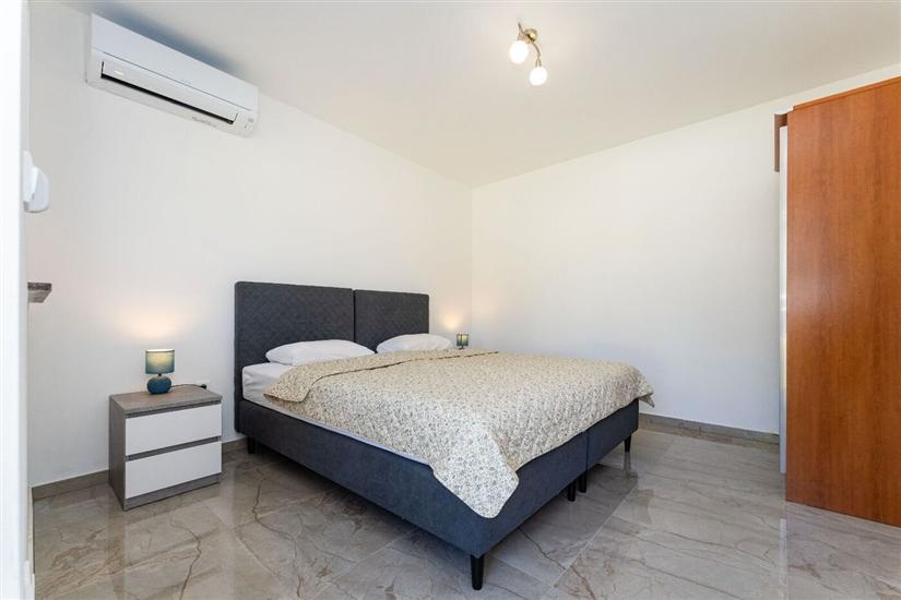 Kuća K1, za 6 osoba/e
