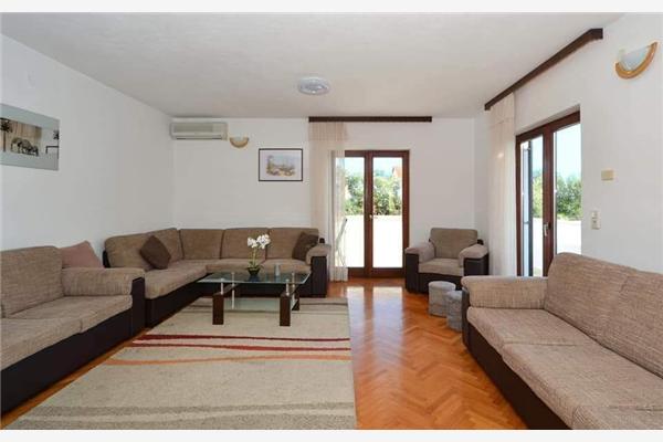 House K1, for 20 persons