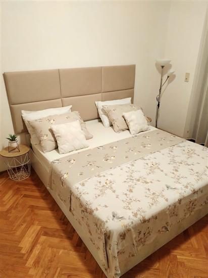 House K1, for 20 persons