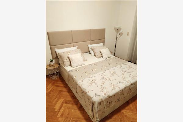 House K1, for 20 persons