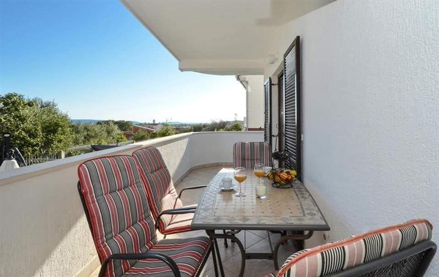 House K1, for 20 persons