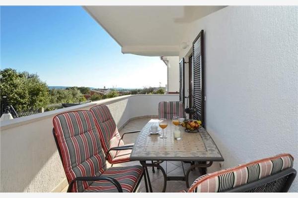 House K1, for 20 persons