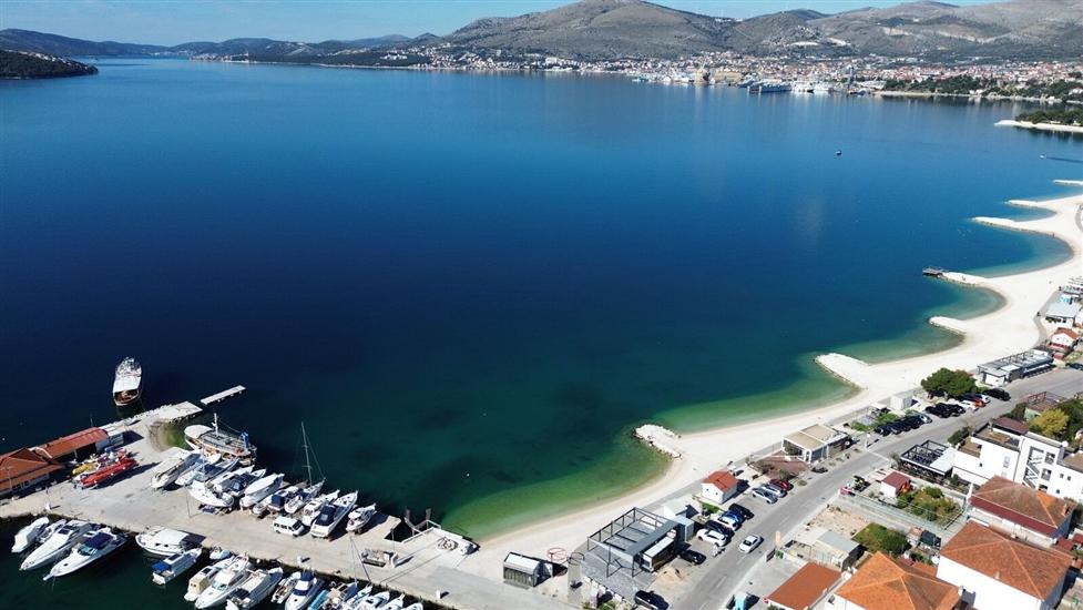 Hiša DD with heated pool