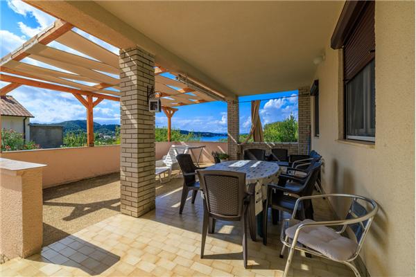 Apartment A1, for 8 persons