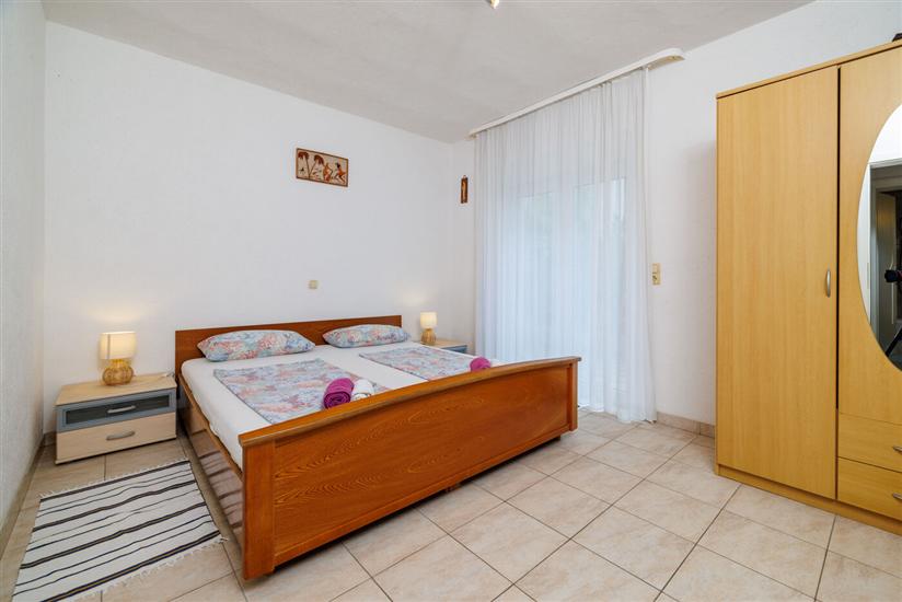 Apartment A2, for 5 persons