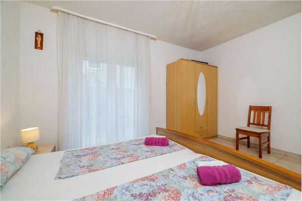 Apartment A2, for 5 persons