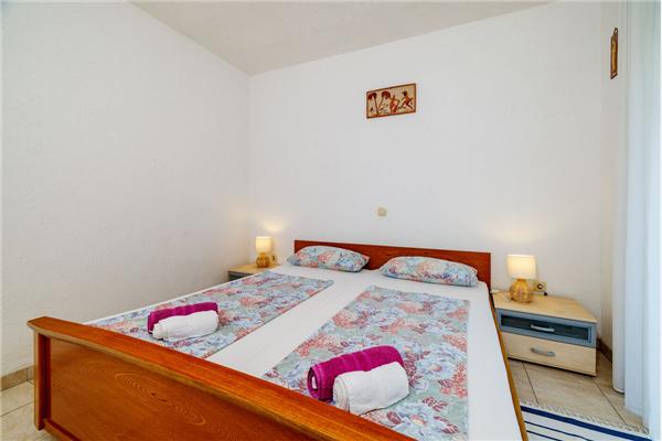 Apartment A2, for 5 persons