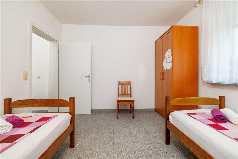 Apartment A2, for 5 persons