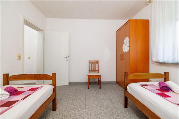 Apartment A2, for 5 persons