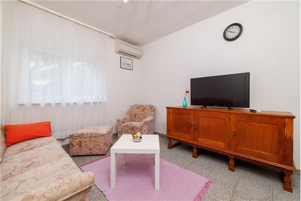 Apartment A2, for 5 persons