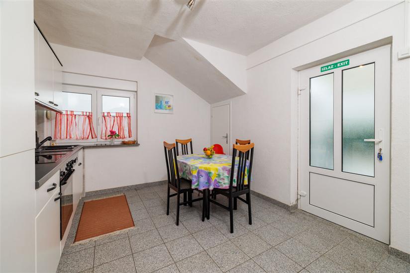 Apartment A2, for 5 persons