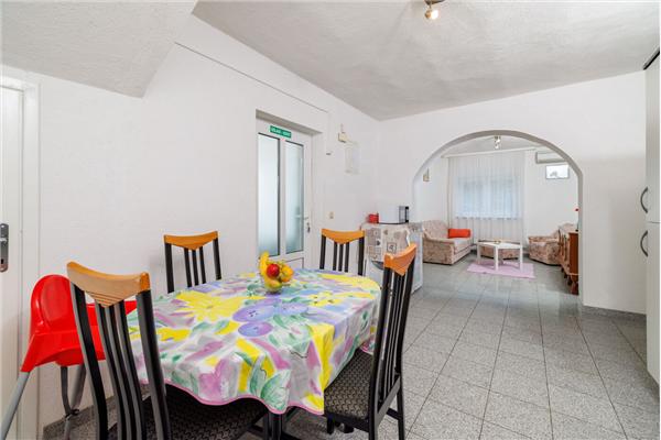 Apartment A2, for 5 persons