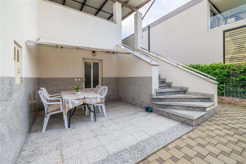 Apartment A2, for 5 persons