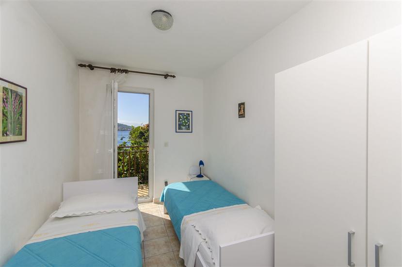 Apartment A1, for 6 persons