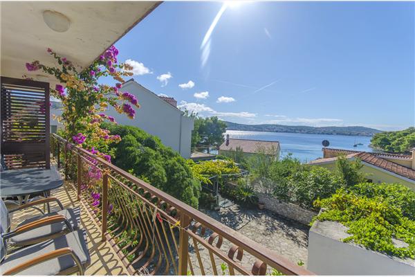 Apartment A1, for 6 persons