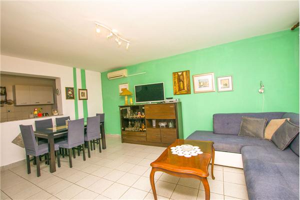 Apartment A1, for 5 persons