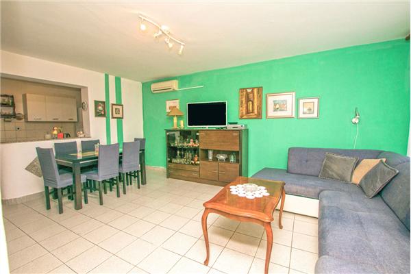 Apartment A1, for 5 persons