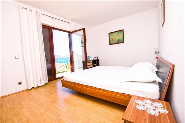 Apartment A1, for 5 persons