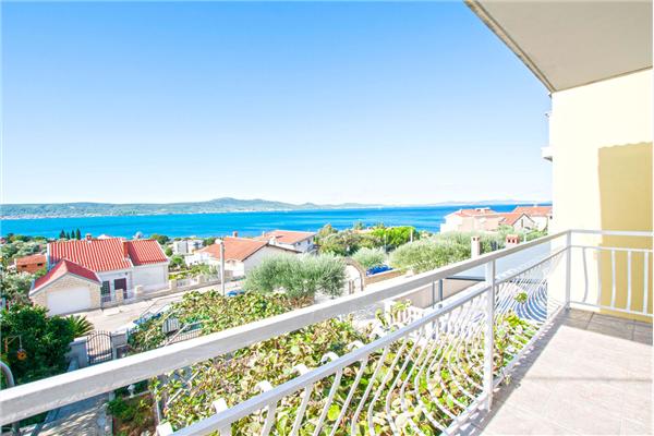 Apartment A1, for 5 persons