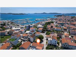 Appartement Violet Vodice, Kwadratuur 75,00 m2, Lucht afstand naar het centrum 100 m