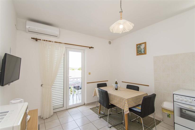 Apartment A4, for 4 persons