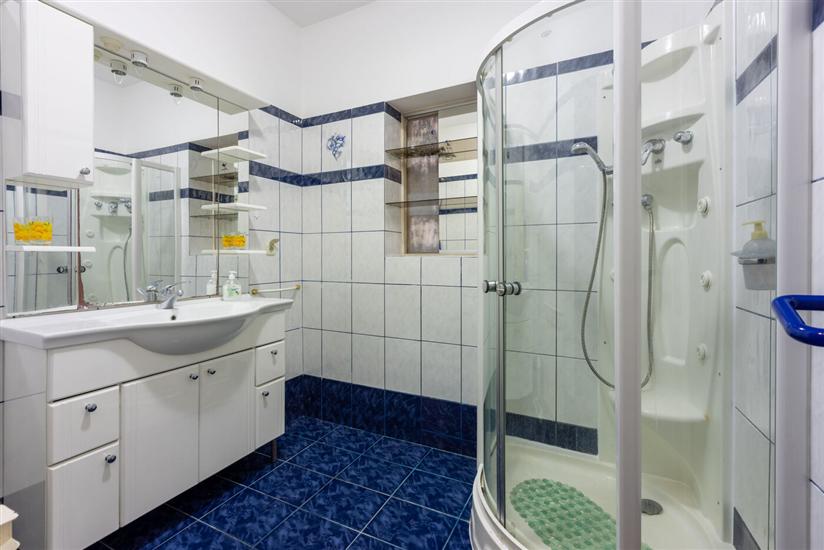 Apartment A2, for 6 persons