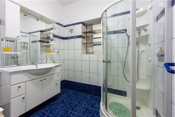 Apartment A2, for 6 persons