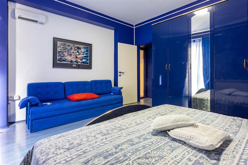 Apartment A2, for 6 persons