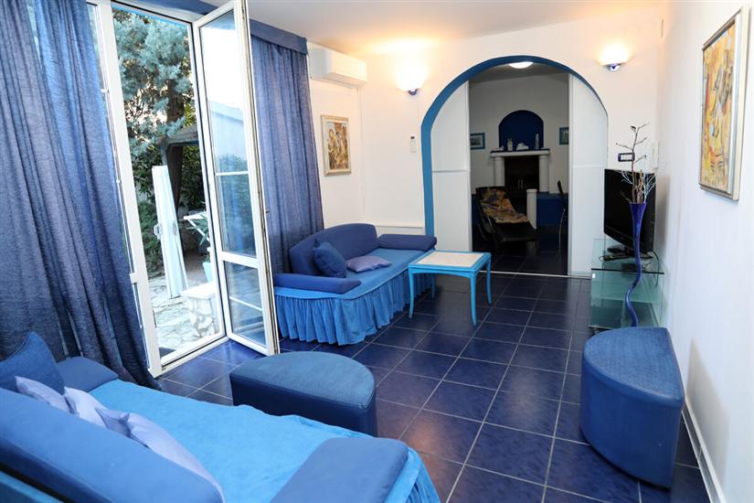 Apartment A2, for 6 persons