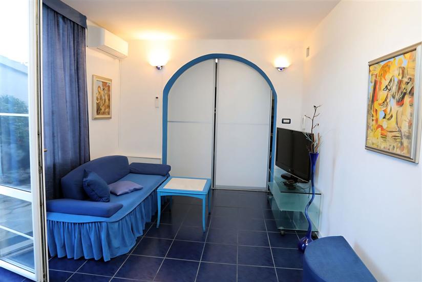 Apartment A2, for 6 persons