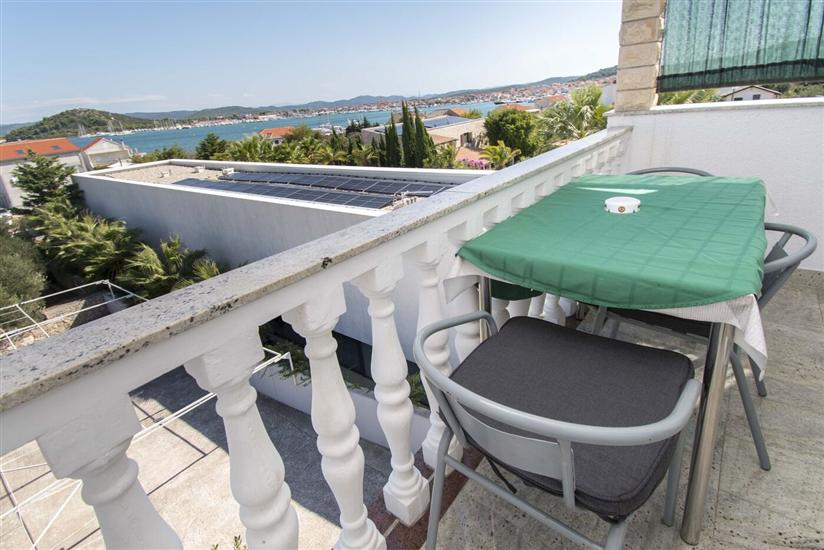 Apartment A6, for 5 persons