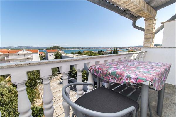 Apartment A6, for 5 persons