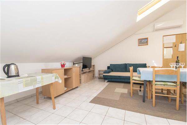 Apartment A6, for 5 persons